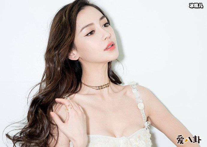 baby 真的没整容吗？ Angelababy 大量丑照曝光黄晓明力证丑照真实性