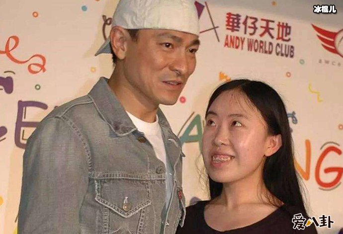 回顾当年杨丽娟的疯狂追星事件！如今其现状如何？