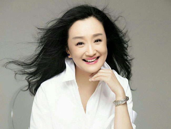 女演员杨昆年龄多大个人资料简历 她结婚没有老公是谁为什么没孩子